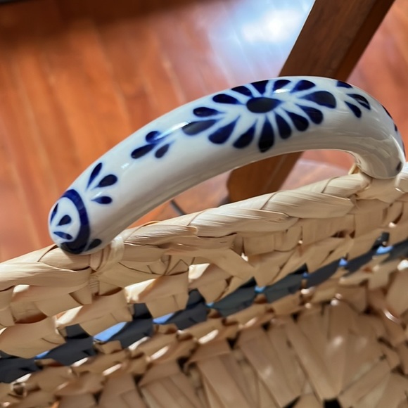 NWT 10,000 Villages Basket ceramic handles - Picture 8 of 8